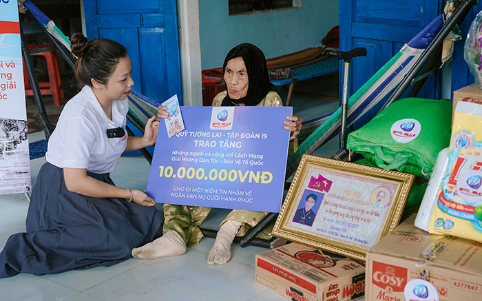 Biểu tượng dịch vụ khách hàng 24/7 của tt88 - nhà cái